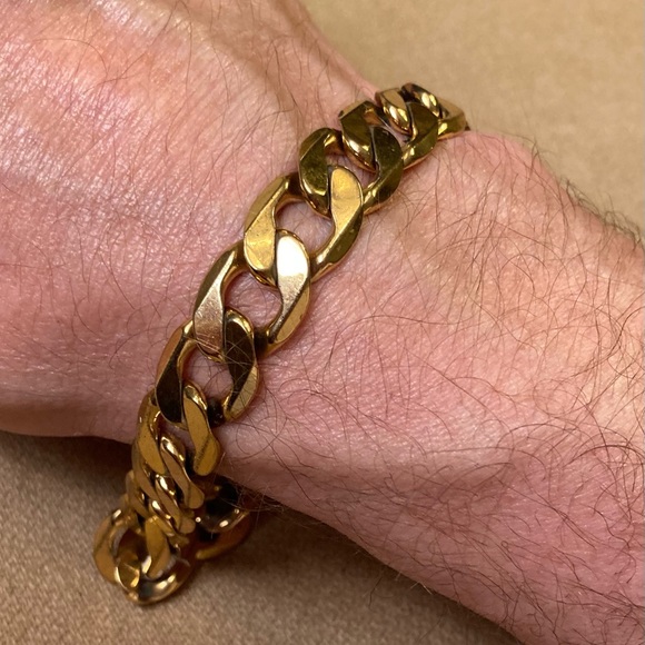 Unisex gold plated Cuban link bracelets, lobster closure - Picture 9 of 10